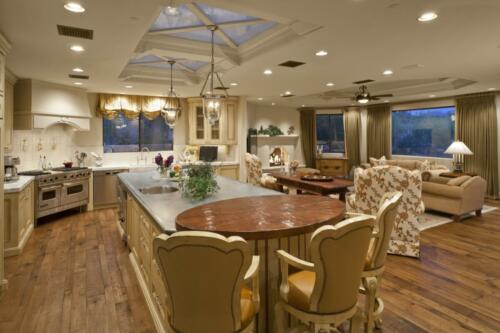 06 Kitchen